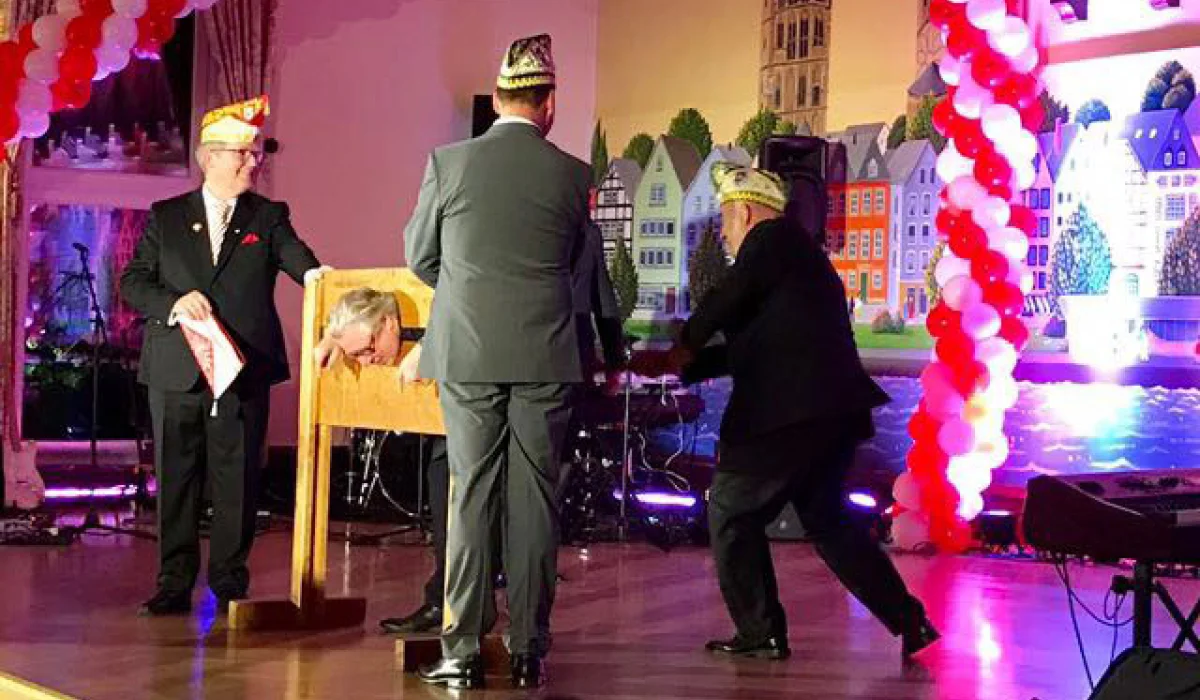 Ehrensenator Henk van Benthem Ehrensenator Henk van Benthem