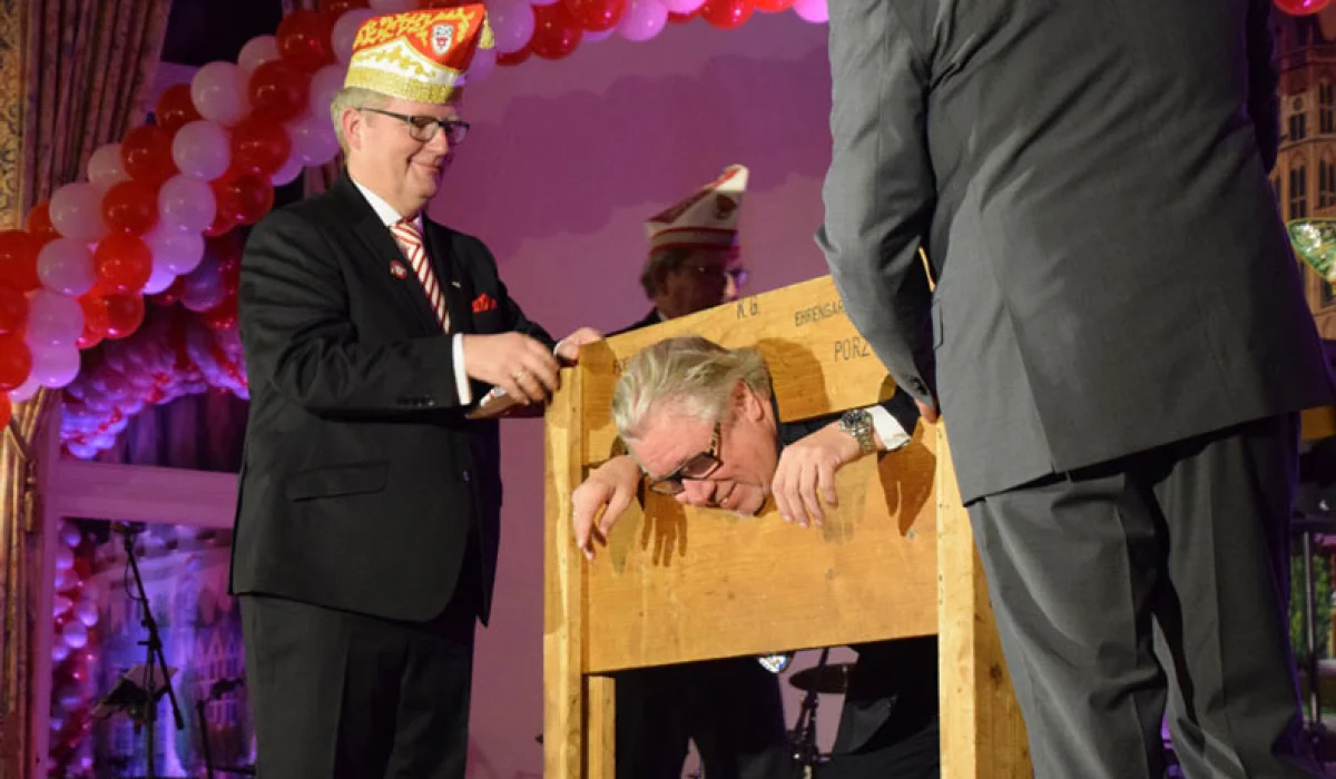 Ehrensenator Henk van Benthem Ehrensenator Henk van Benthem