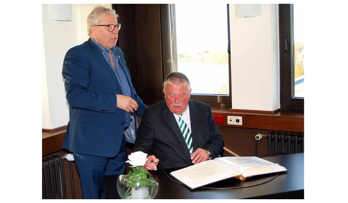 Eintrag ins goldene Buch