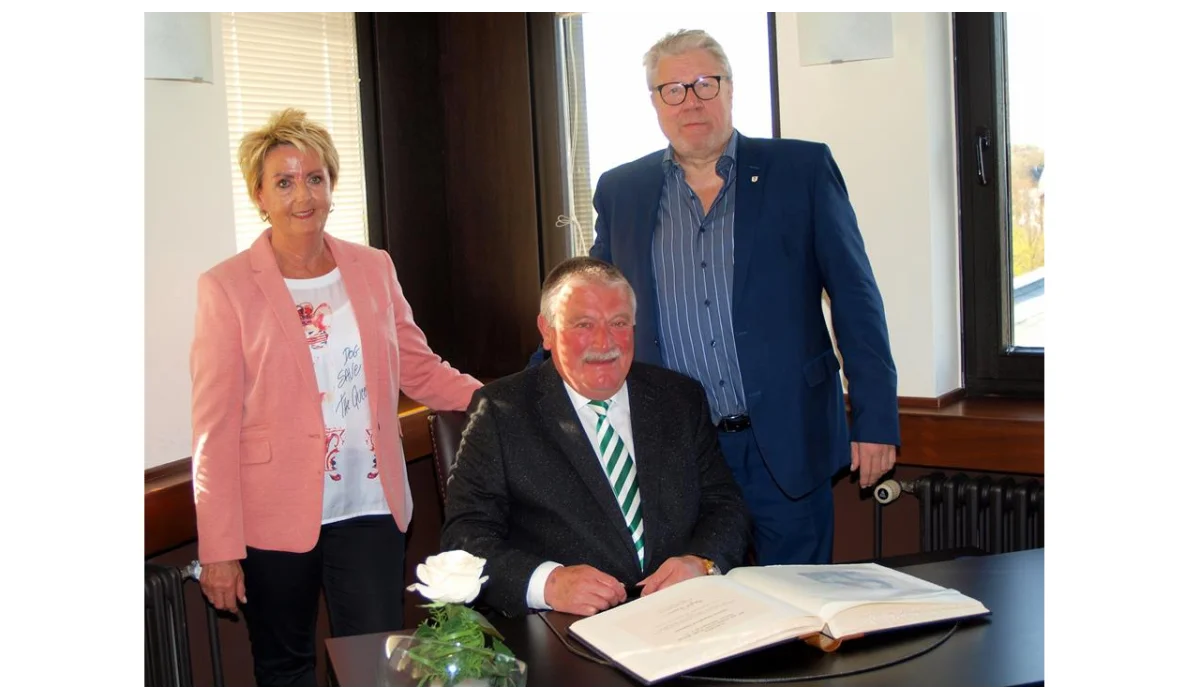 Eintrag ins goldene Buch