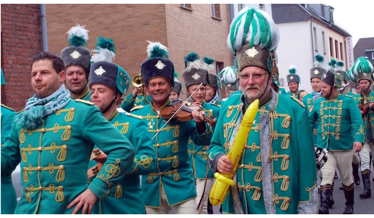 REZAG-Husaren - Tanzcorps mutiert zum Spielmannszug