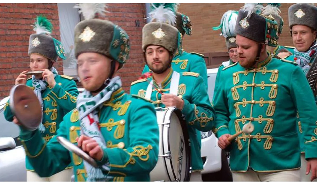 REZAG-Husaren - Tanzcorps mutiert zum Spielmannszug