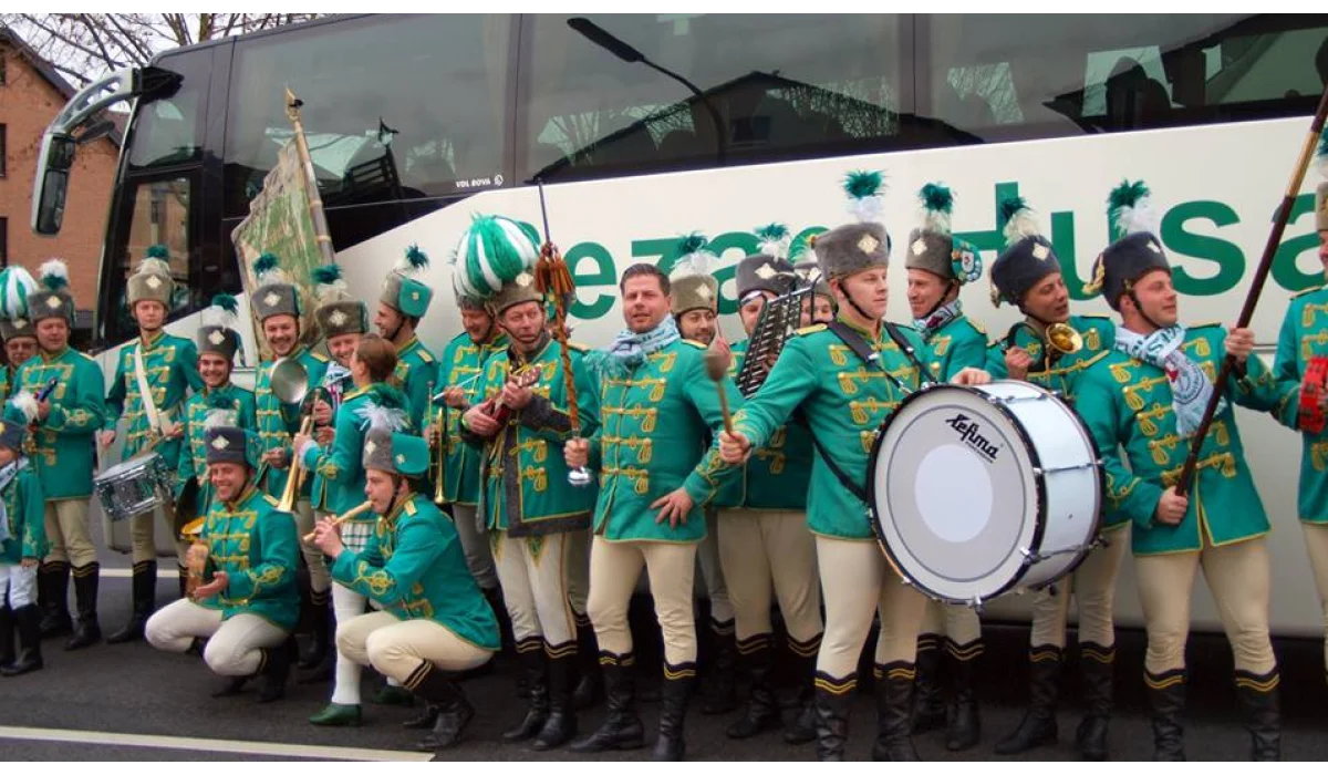 REZAG-Husaren - Tanzcorps mutiert zum Spielmannszug