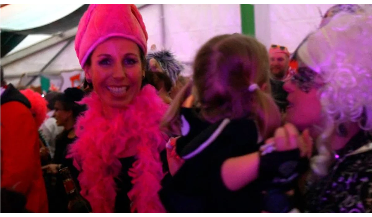 Porzer Rosensonntagszug bricht alle Rekorde Porzer Rosensonntagszug bricht alle Rekorde