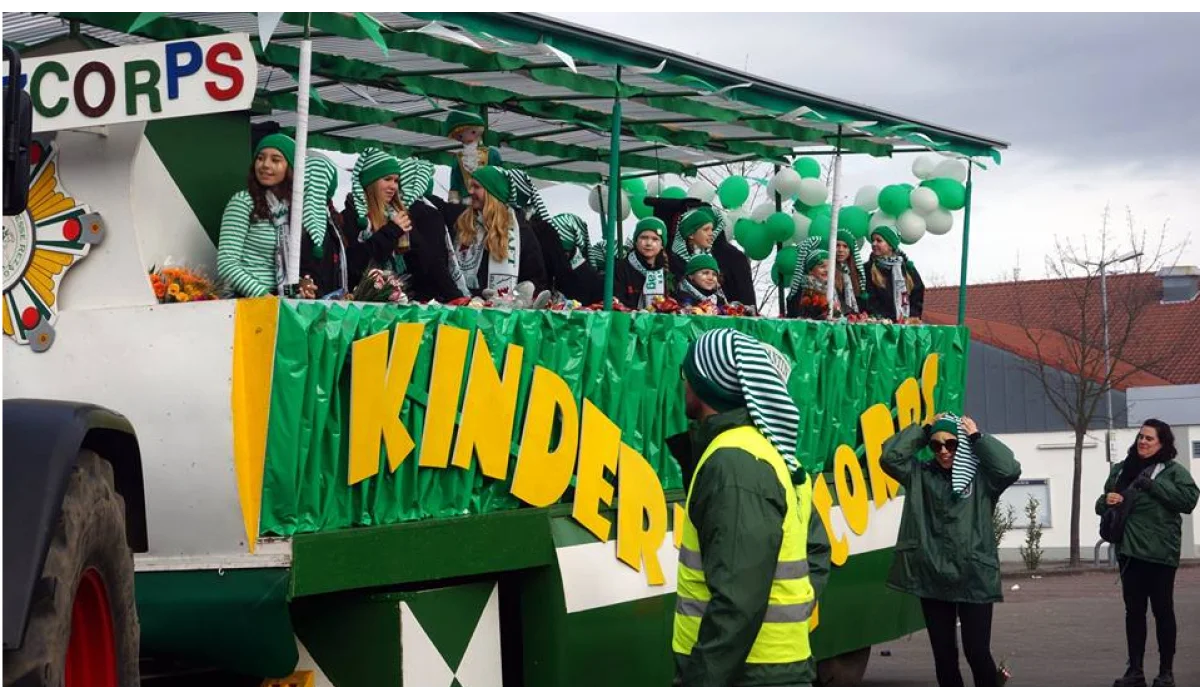 Porzer Rosensonntagszug bricht alle Rekorde Porzer Rosensonntagszug bricht alle Rekorde